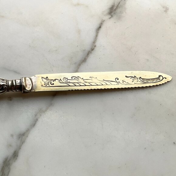 Antique Sterling Silver handle Bread Knife with ornate serrated Blade - Picture 4 of 7